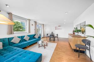 Riverside Apartments with Balcony, 1 Min Walk to Vauxhall Station