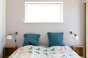 Birdsong In Courtyard And Garden For Kids