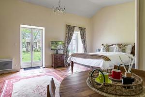 Charming Manor Nestled In Charente Vineyards