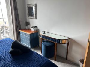 Beach from the Balcony, ensuite and private parking