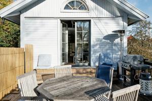 Charming 18Th-Century House Near Vätösund