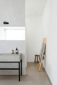 Unite With The Horizon In Architectural Wonder