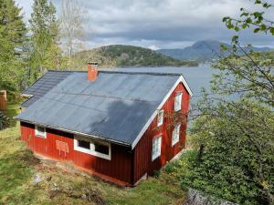Old Fishermans Home By Mjosundet In Aure