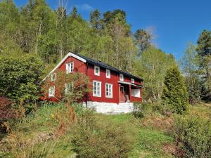 Old Fishermans Home By Mjosundet In Aure
