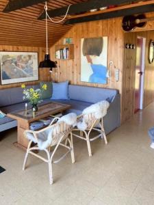 Simple Cottage With Access To Beach And Heathland