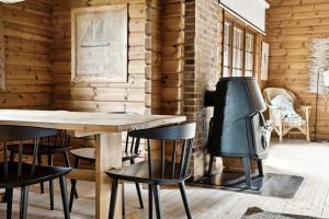 Marvelous Log House By Anholts Desert