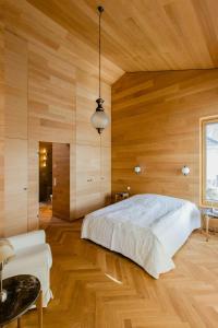 Wood Clad House At Eiders High Shore