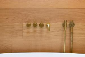 Wood Clad House At Eiders High Shore