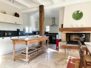 Maisons de vacances Stone Manor House In Quercy : photos des chambres