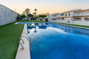 Casa Solsiesta Modern 3BR Townhouse in Gran Alacant with AC and Shared Pool