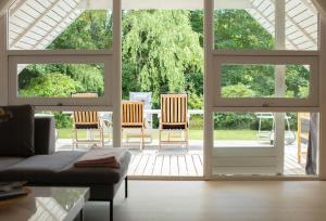 Idyllic Holiday In A Beautiful Thatched House