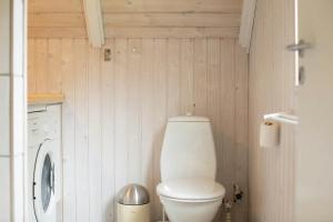 Idyllic Holiday In A Beautiful Thatched House