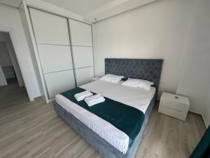 Sunny Seaside Apartment