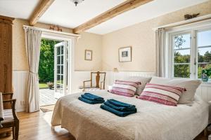 Classic Home In Peaceful Oasis