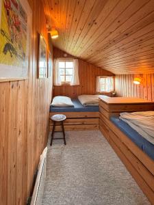 Cozy Holiday Home With Sea Views