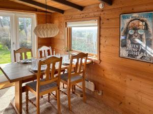 Cozy Holiday Home With Sea Views