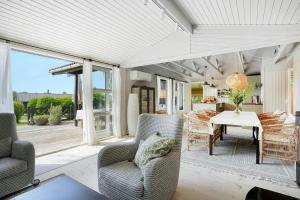 Summer House Idyll Near Forest And Beach