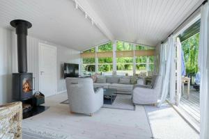 Summer House Idyll Near Forest And Beach