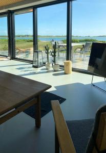 Fjord View In Modern Home In Thyholm