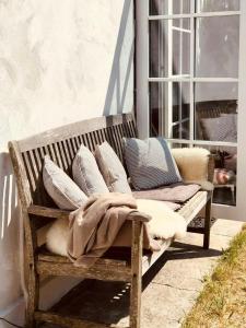 In Cold Hawaii With Beach In Backyard