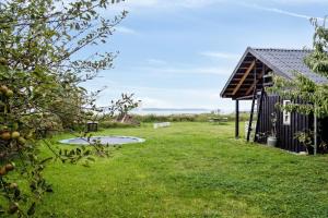 Island Life Gem WithHeart Desires