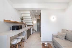 Olive Dryopis Apartments