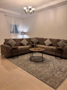 شقق فاخرة خلف فندق مدينة السحاب