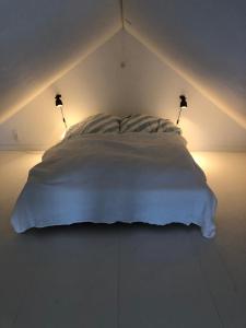 Country-living with a lovely view and own terrace, entrance and parking