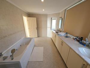 Great Villa with beatiful view and 4 bedrooms more 1000 sqm AREA