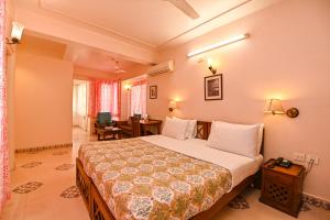 Om Niwas Suite Hotel