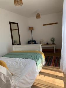 Maisons de vacances Cosy French retreat in Brettes : photos des chambres