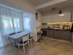 Cozy apartment in Petrovac