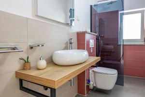 Villa Laura, a charming and private villa near the sea