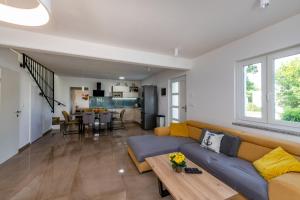 Villa Laura, a charming and private villa near the sea