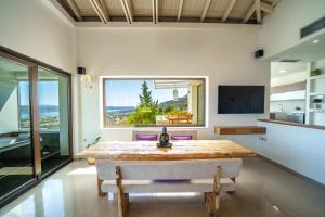 Villa Kedria with a panoramic ocean view