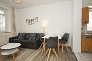 ruhige Lage, Veranda, gratis Nutzung vom AHOI Erlebnisbad - Villa Möwe FeWo 01