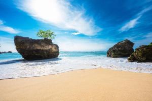 Stylish New Villa close to the beach