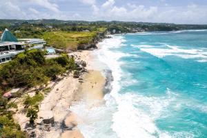 Stylish New Villa close to the beach