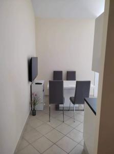 Blue Horizon - 400m from the Sea!