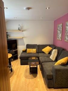Stylish 2 bed apartment - easy walk to Addenbrookes