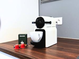 Appartements Le Grey - By BEST KEYS - Maison Duplex Moderne - Entierement Climatise - Centre Ville - Smart TV - Machine a Cafe Nespresso - WiFi Fibre - Check-in Autonome - Parking Gratuit a Proximite : Maison de Ville 2 Chambres