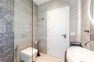 Blue Horizon Apartment - Balcony & Seaview by PikHost