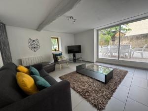 Villas Spacious renovated villa Groupama Stadium LDLC : photos des chambres