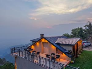 ELIVAAS Konifer Hillside Retreat