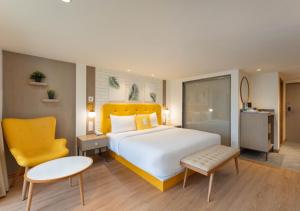 Bloom Boutique l Dal Lake