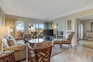 1885 Beachside Tennis at The Sea Pines Resort