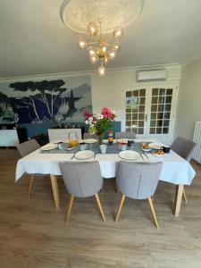 Villas Villa 4 chambres wifi, climatisation, jardin : photos des chambres