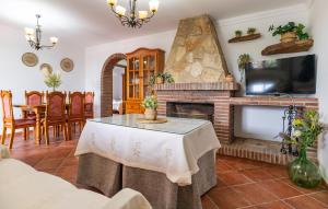 Awesome Home In Periana