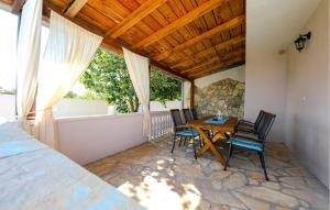 Amazing Home In Pridraga 