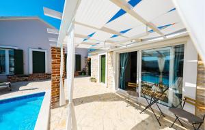 Amazing Home In Pridraga 